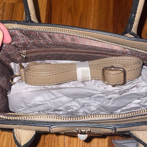 Alyssa Handbag - Picture 4 of 4